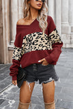 Tops con cuello en V y retazos de leopardo de moda urbana