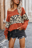 Tops con cuello en V y retazos de leopardo de moda urbana