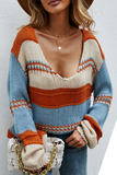 Suéter casual listrado contrastante com decote em V