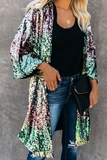 Prendas de abrigo con lentejuelas bordadas y patchwork callejero de moda