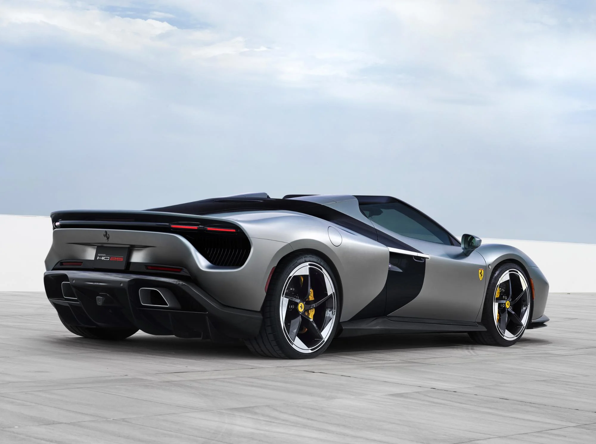 Unique with thermal V8 engine, a jewel of automotive engineering