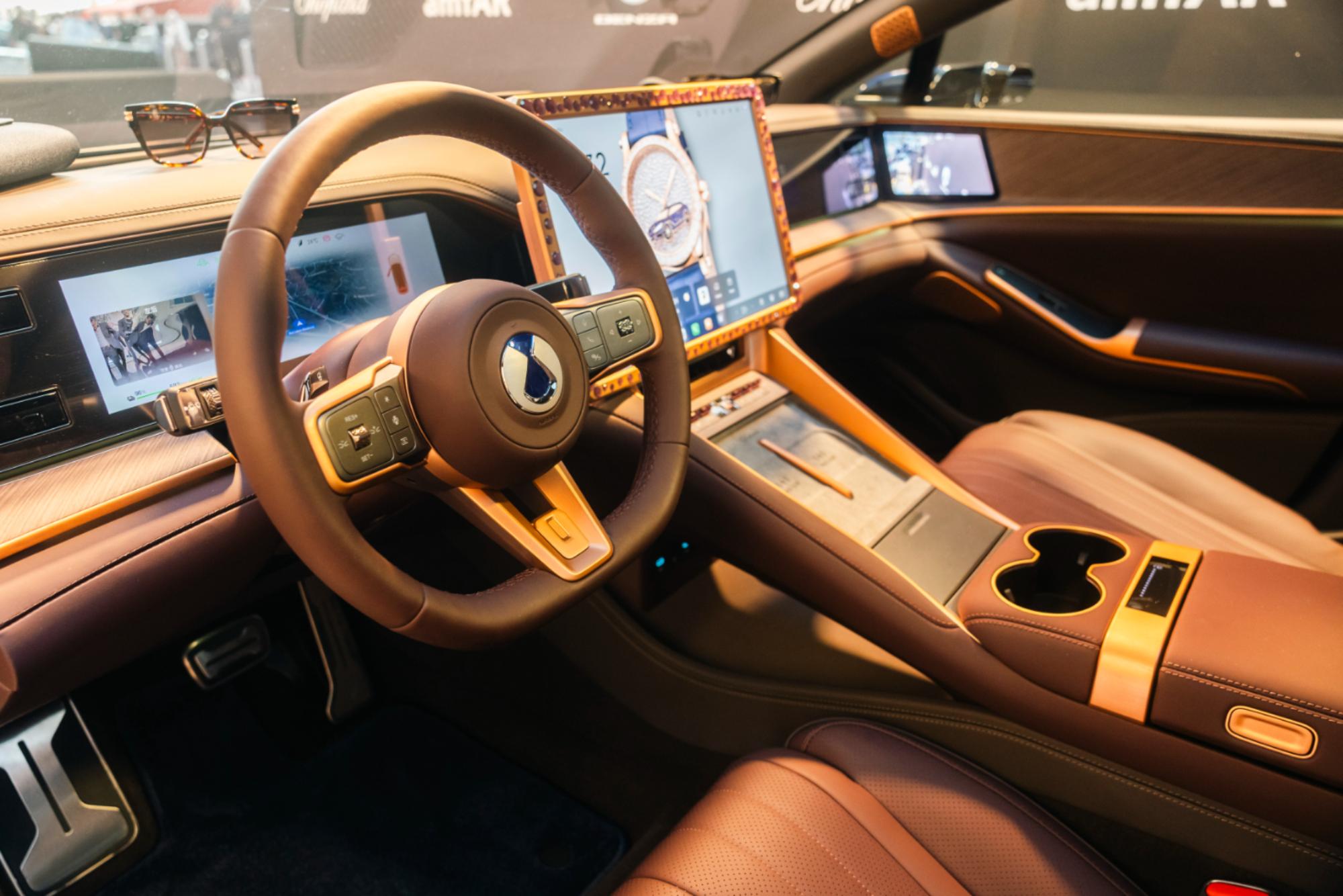 The Chinese present the exclusive Denza Z9GT, which will be donated to charitable causes