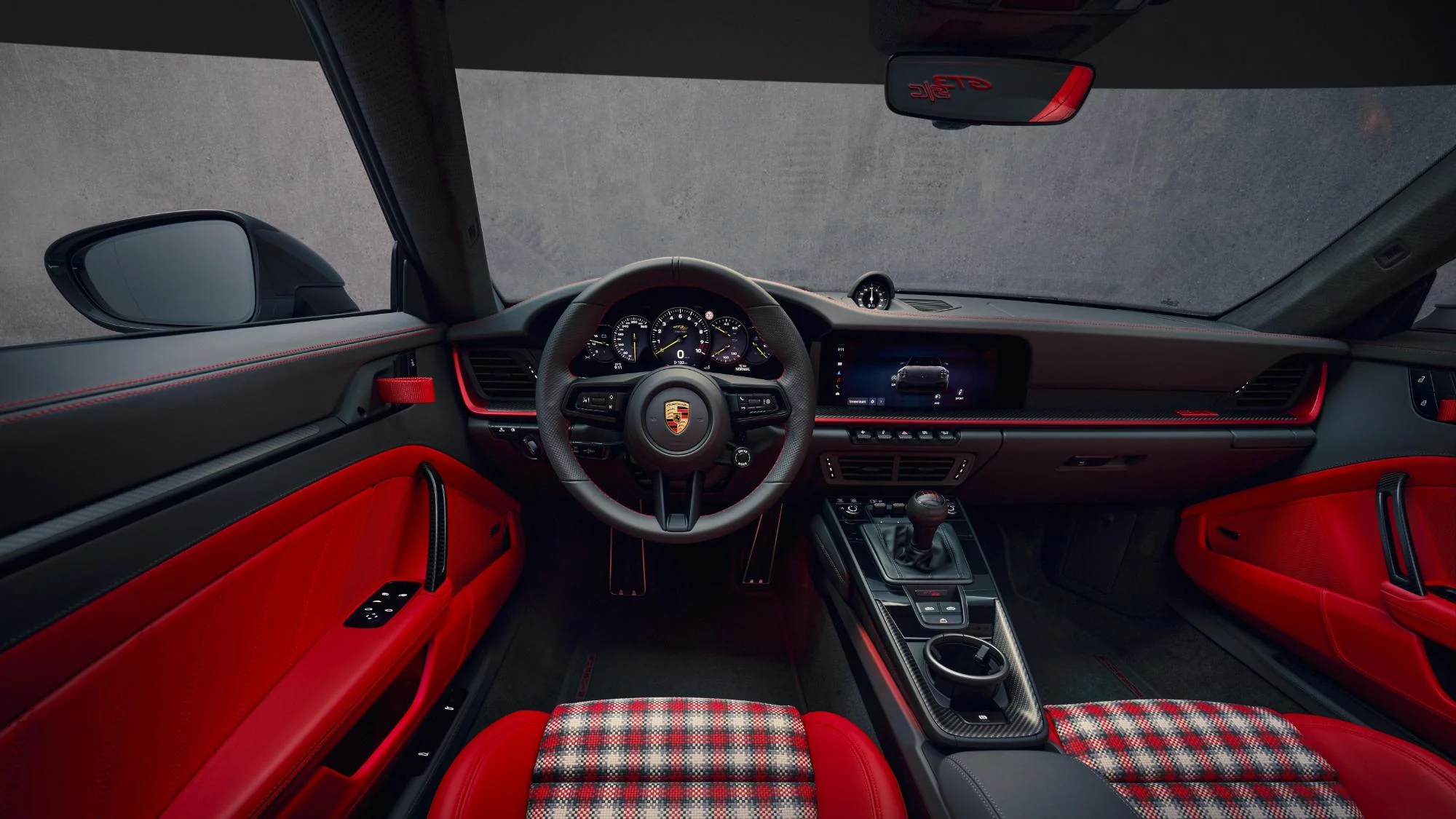 the first model with a naturally aspirated engine and manual gearbox available to car enthusiasts