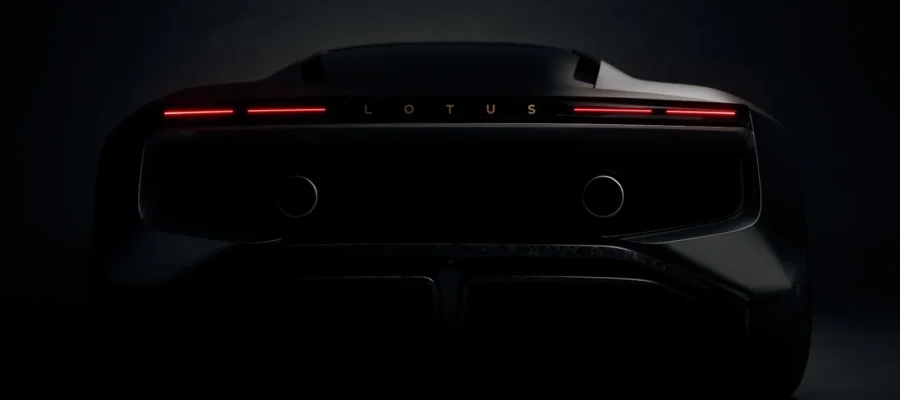 V8 hybrid supercar revealed