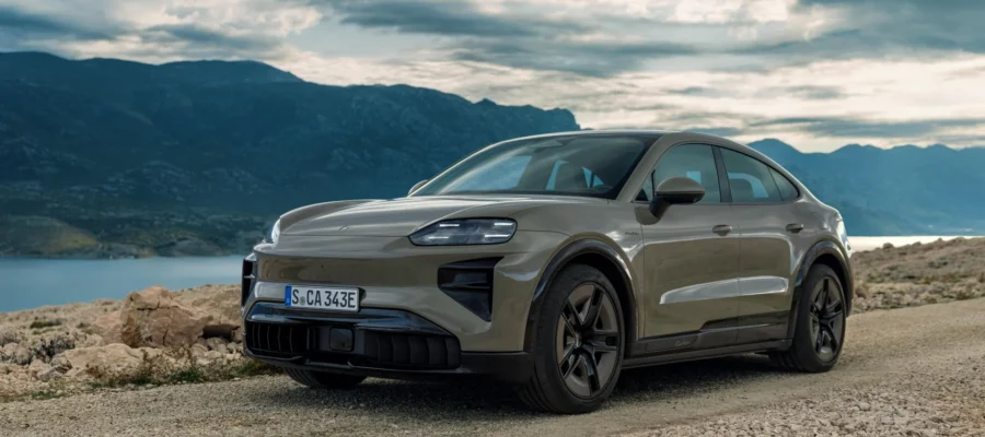 power of 1,156 HP and autonomy of up to 809 km