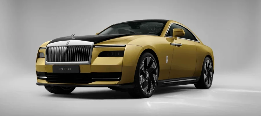 Rolls-Royce abandons electrification and retains the V12 engine in future models