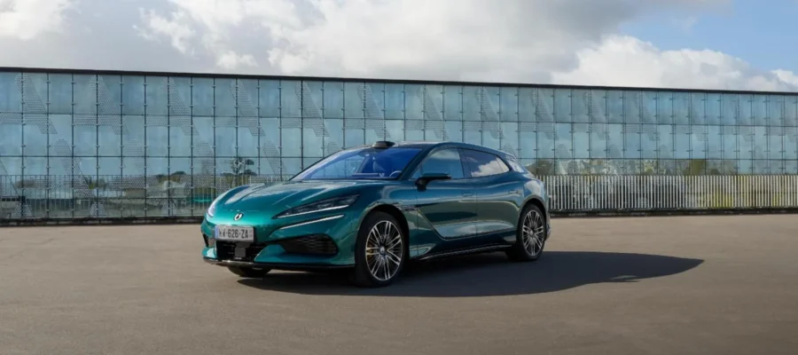 The new 1156 HP Chinese electric model arrives on the European market