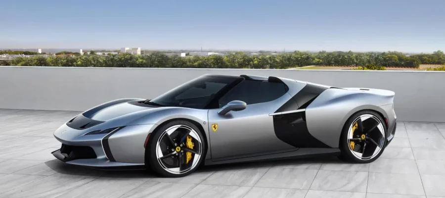 Unique with thermal V8 engine, a jewel of automotive engineering