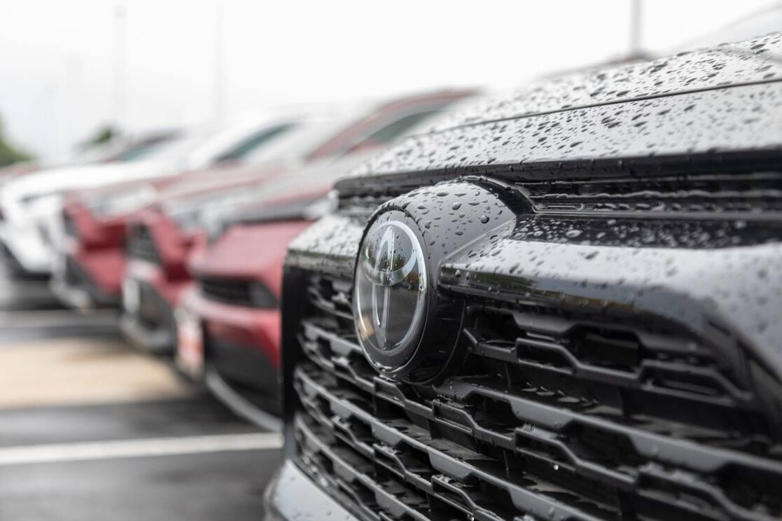 How to choose a safe used car? Tips for avoiding scams